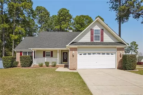 10 Richmond Park Dr, Cameron, NC 28326