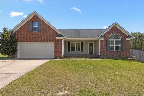 131 Mckinley Ct, Raeford, NC 28376