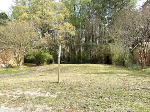 6143 Sabine Dr, Fayetteville, NC 28303