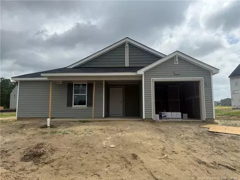 972 Sapphire Stone Ln, Hope Mills, NC 28348
