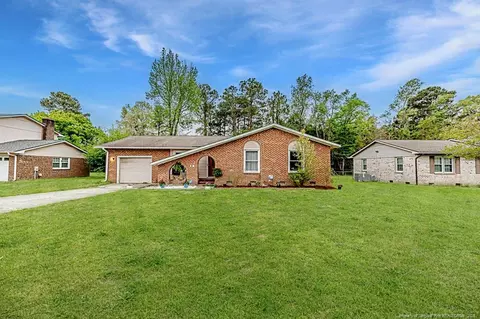 220 Paddlewheel Rd, Fayetteville, NC 28314