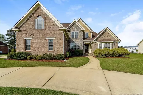 240 Puddingstone Dr, Fayetteville, NC 28311