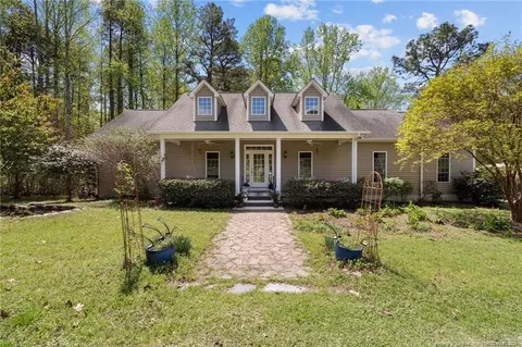334 Macdougall Dr, West End, NC 27376 photo 2