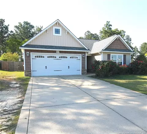 223 Angel Oak Dr, Bunnlevel, NC 28323