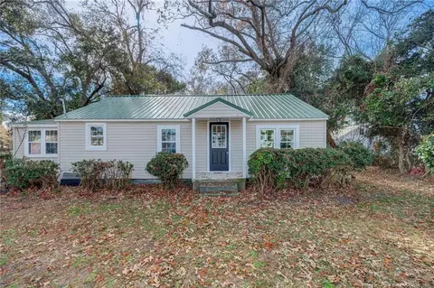 704 Warwick Mill Rd, Lumberton, NC 28358