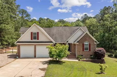 133 Sandalwood Dr, Spring Lake, NC 28390
