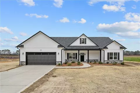 7166 Chickenfoot Rd, Fayetteville, NC 28306