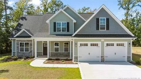 374 Whitestone Dr, Fayetteville, NC 28312