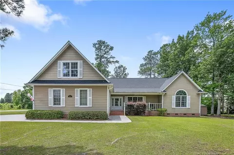 5201 Flynn Dr, Lumberton, NC 28360