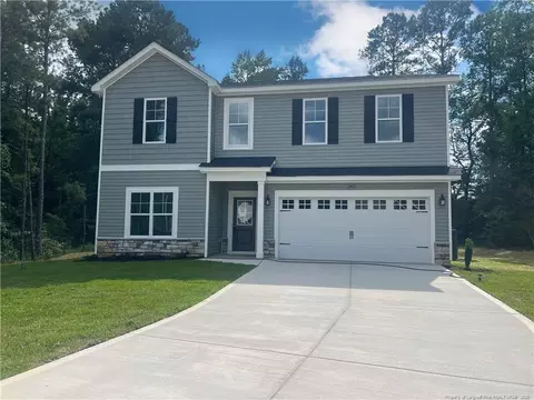 2405 Bertha Ln, Eastover, NC 28312