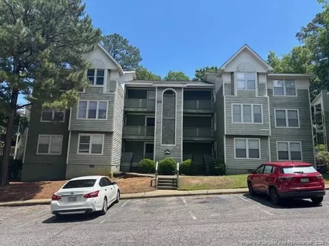 6809 Willowbrook Dr #4, Fayetteville, NC 28314
