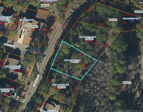 1755 Longleaf Dr E, Pinehurst, NC 28374