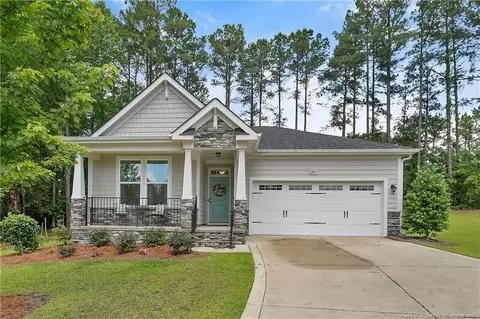 25 Glenside Ct, Spring Lake, NC 28390