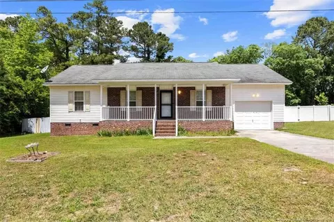 639 Chapel Hill Rd, Spring Lake, NC 28390
