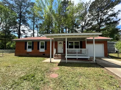 711 Reggie Ct, Spring Lake, NC 28390