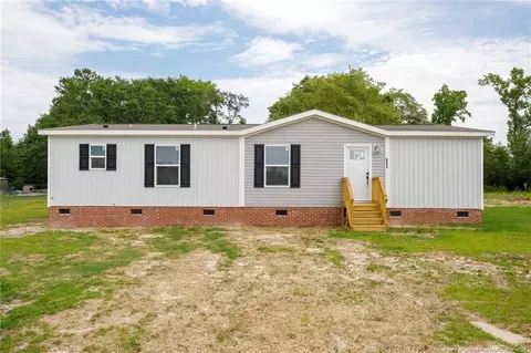 655 Edgegrove Cir, Saint Pauls, NC 28384