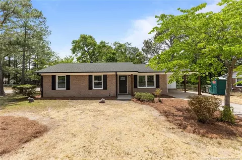 5901 Richfield Ave, Hope Mills, NC 28348