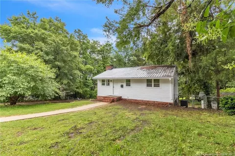 108 Buckingham Ave, Fayetteville, NC 28301