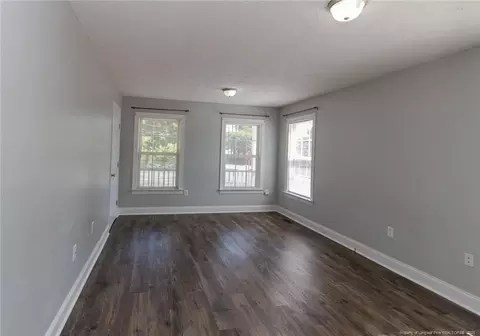 526 E Stack St, Saint Pauls, NC 28384 photo 9