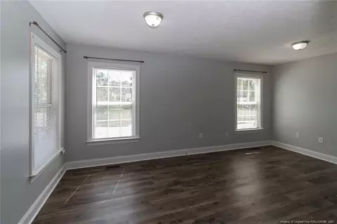 526 E Stack St, Saint Pauls, NC 28384 photo 7