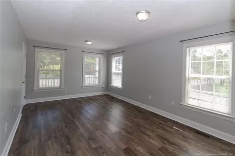 526 E Stack St, Saint Pauls, NC 28384 photo 8
