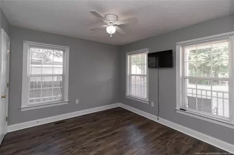 526 E Stack St, Saint Pauls, NC 28384 photo 12