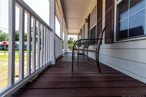 526 E Stack St, Saint Pauls, NC 28384 photo 2