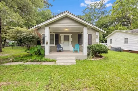 211 Sedberry St, Fayetteville, NC 28305
