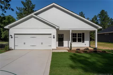 924 Stevens St, Raeford, NC 28376