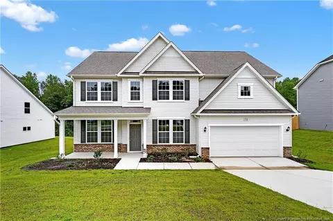 752 Southerland Peak Dr, Raeford, NC 28376