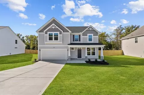 690 Southerland Peak Dr, Raeford, NC 28376