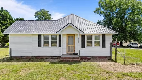 8018 Red Hill Rd, Whiteville, NC 28472