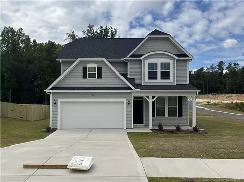 662 Southerland Peak Dr, Raeford, NC 28376