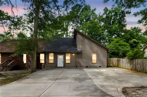 833 Danish Dr, Fayetteville, NC 28303