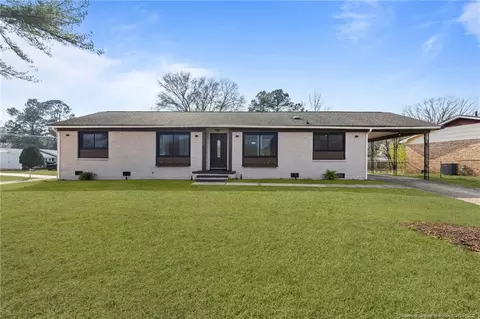 5701 Comstock Ct, Fayetteville, NC 28303