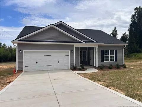 600 Cypress St, Roseboro, NC 28382