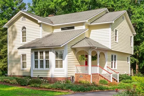 1718 Carthage St, Sanford, NC 27330