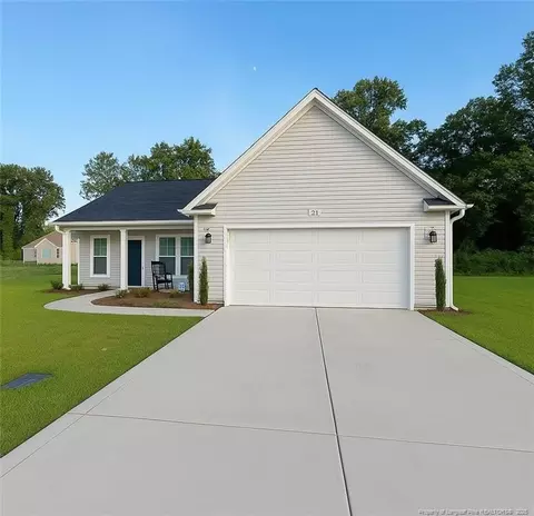 37 Finch Ln, Parkton, NC 28371