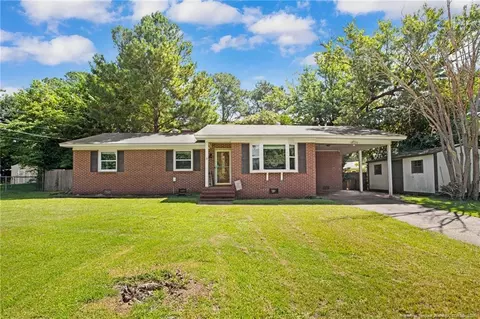 6425 Freeport Rd, Fayetteville, NC 28303