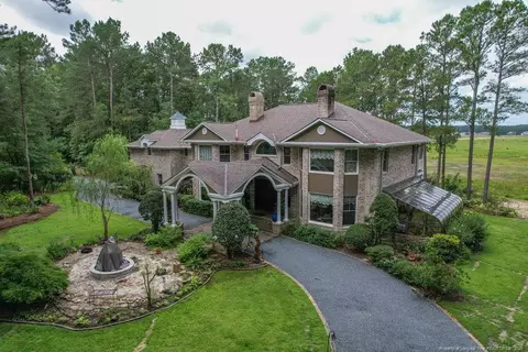 1064 Tresses Ct, Vass, NC 28394