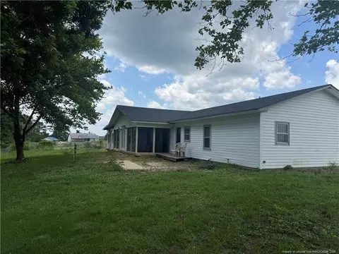 71 Marian Ln, Spring Lake, NC 28390