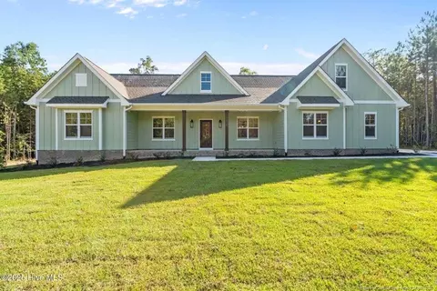 570 Harrow Dr, Carthage, NC 28327