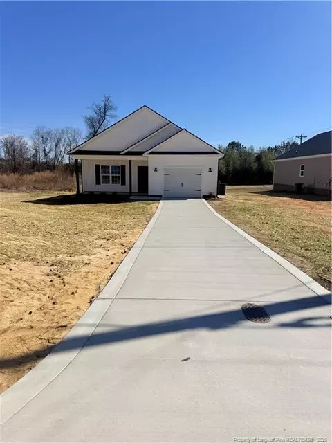 604 Cypress St, Roseboro, NC 28382
