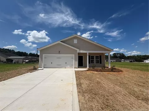 57 Glencove Dr, Lumberton, NC 28360