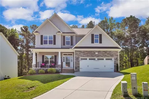 208 Walker Downs Cir, Fayetteville, NC 28305