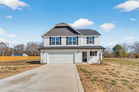 5877 Panther Dr, Hope Mills, NC 28348