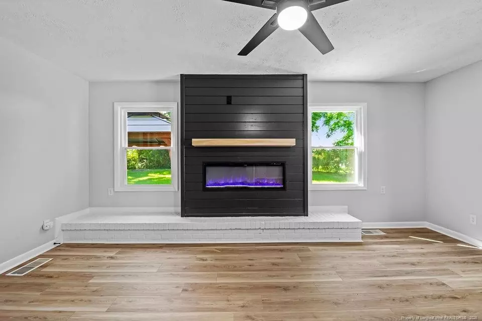Living - 5971 Monterey Ct, Fayetteville, NC 28314 photo 3 of 4