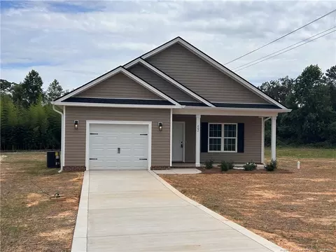 602 Cypress St, Roseboro, NC 28382