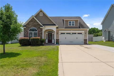 220 Trenton Pl, Cameron, NC 28326