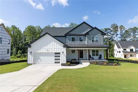 412 Stable Ct, Linden, NC 28356